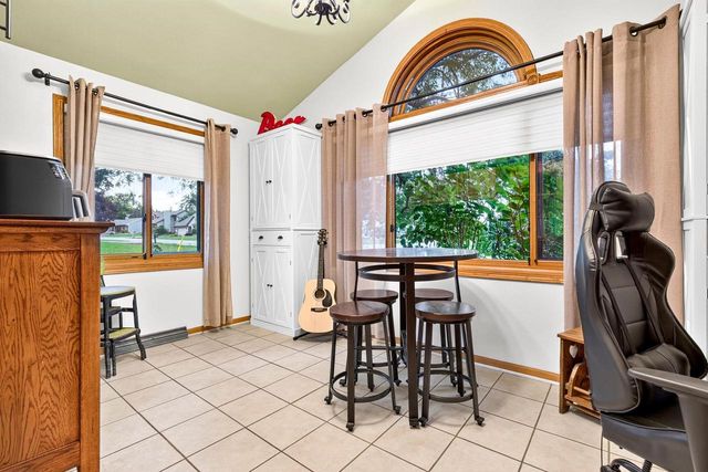 1408 W SENECA DRIVE, Appleton, WI 54914