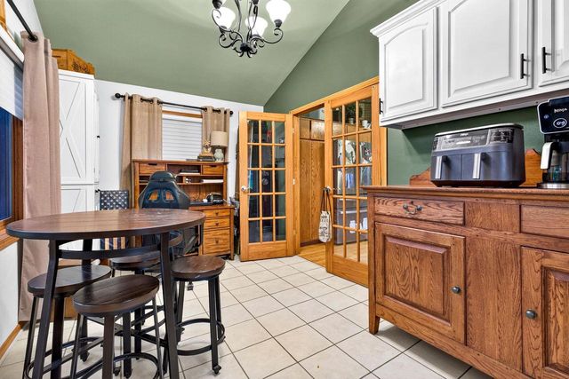1408 W SENECA DRIVE, Appleton, WI 54914