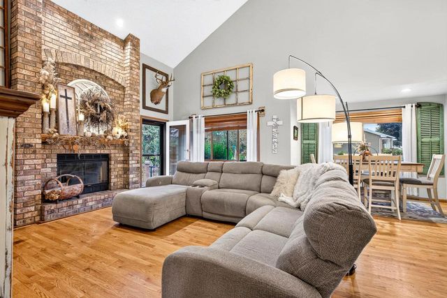 1408 W SENECA DRIVE, Appleton, WI 54914