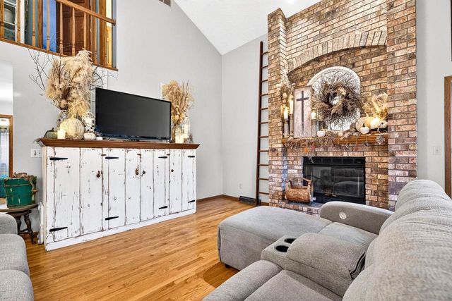 1408 W SENECA DRIVE, Appleton, WI 54914