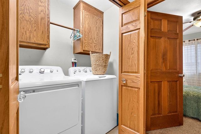 1408 W SENECA DRIVE, Appleton, WI 54914