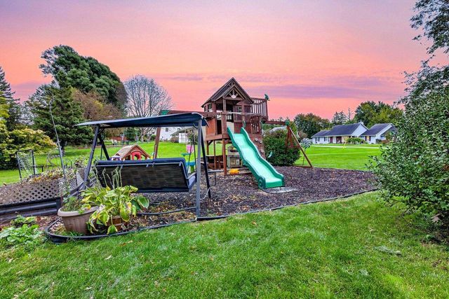 1408 W SENECA DRIVE, Appleton, WI 54914