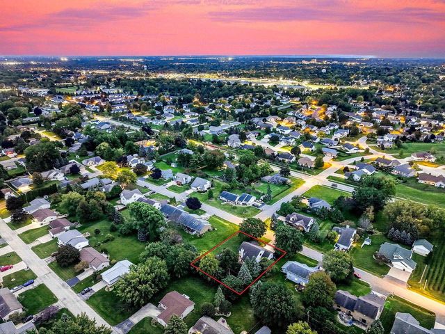 1408 W SENECA DRIVE, Appleton, WI 54914