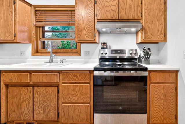1408 W SENECA DRIVE, Appleton, WI 54914