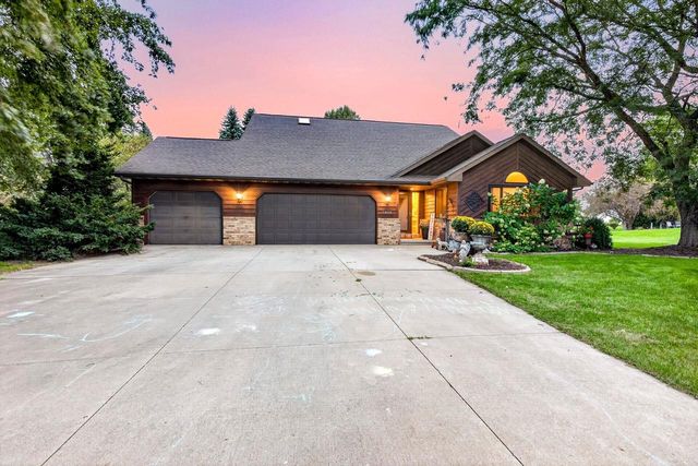 1408 W SENECA DRIVE, Appleton, WI 54914