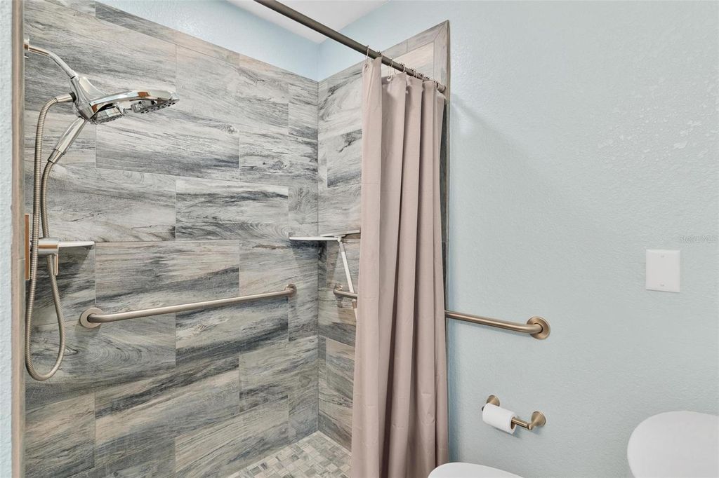 Image 44 of property listing at 12130 NEST COURT, Grand Island, FL 32735