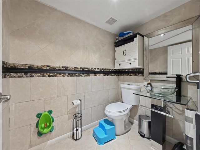 12689 NW 10th Way, Miami, FL 33182