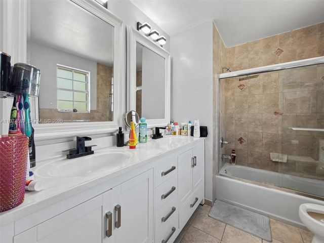 12689 NW 10th Way, Miami, FL 33182