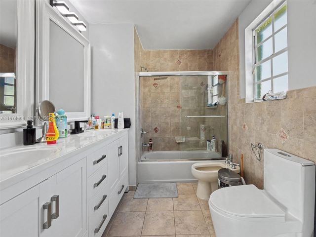 12689 NW 10th Way, Miami, FL 33182