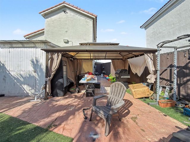 12689 NW 10th Way, Miami, FL 33182