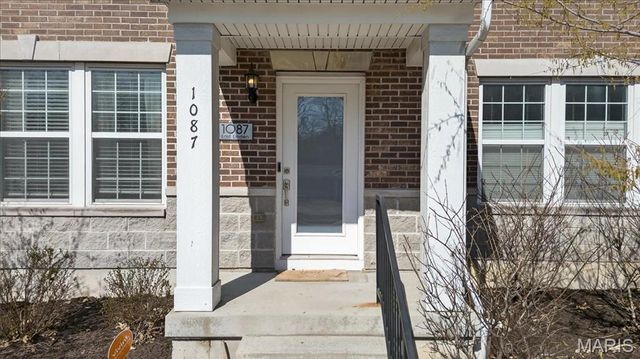 1087 E Linden Avenue, St Louis, MO 63117