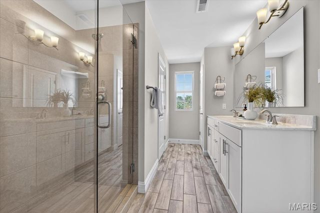 1087 E Linden Avenue, St Louis, MO 63117