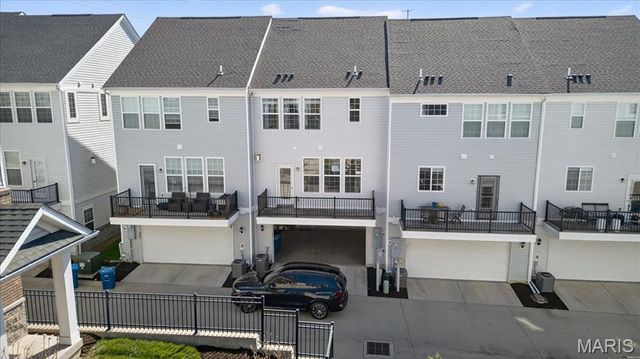 1087 E Linden Avenue, St Louis, MO 63117