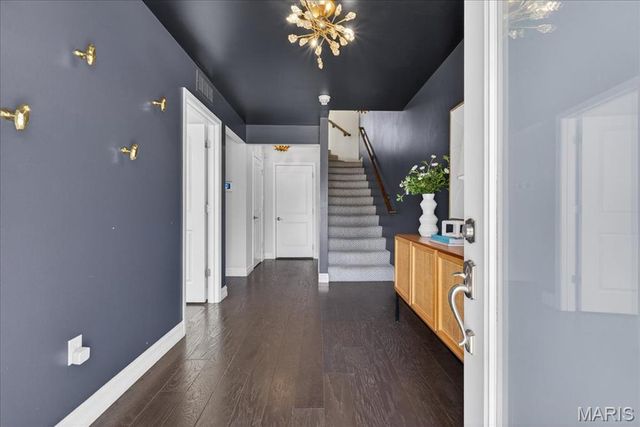 1087 E Linden Avenue, St Louis, MO 63117