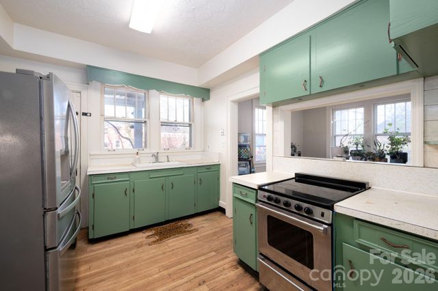 17 Vandalia Avenue, Asheville, NC 28806