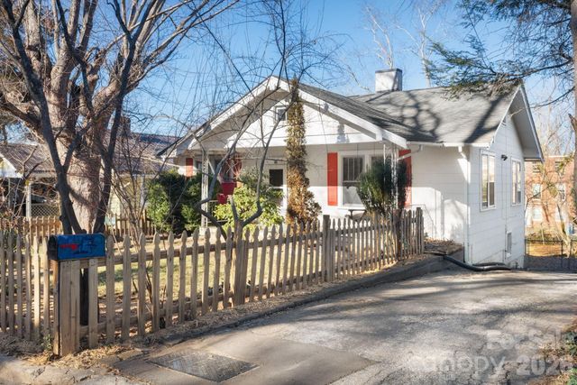 17 Vandalia Avenue, Asheville, NC 28806