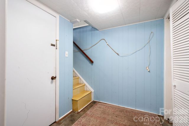 17 Vandalia Avenue, Asheville, NC 28806