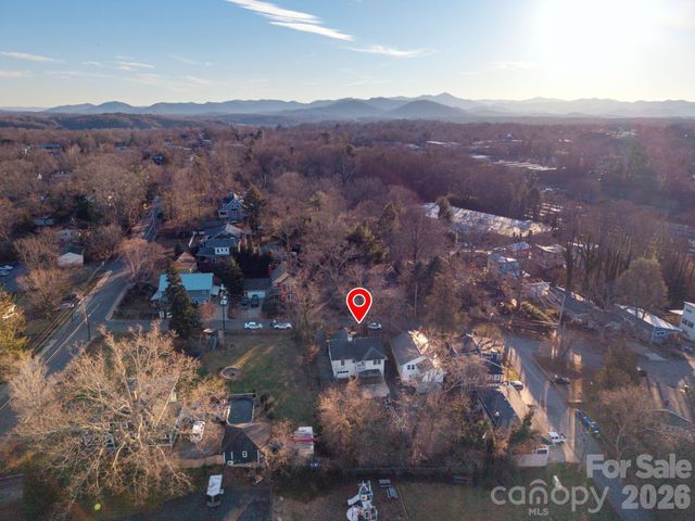 17 Vandalia Avenue, Asheville, NC 28806