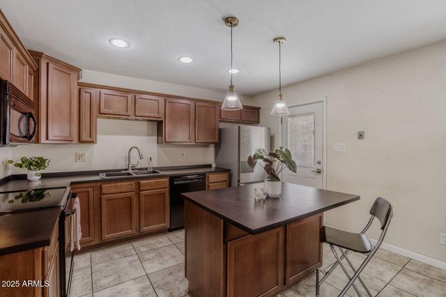 4025 W CLAREMONT Street, Phoenix, AZ 85019