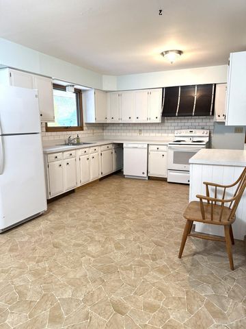 411 8th Street NE, Fosston, MN 56542