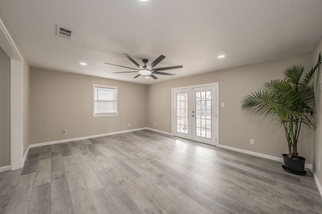 2712 Allen Avenue, Arlington, TX 76014