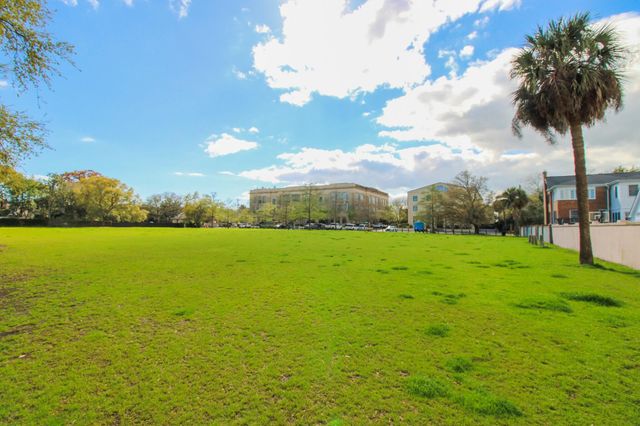 25 Ashley Avenue, Charleston, SC 29401
