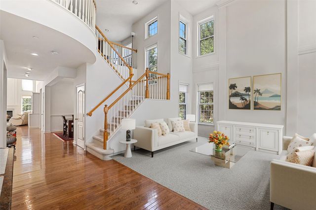 39 High Point Circle, Rye Brook, NY 10573