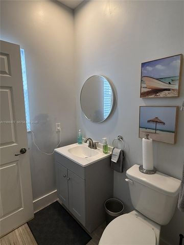 3304 Lisa Ln 102, Naples, FL 34109