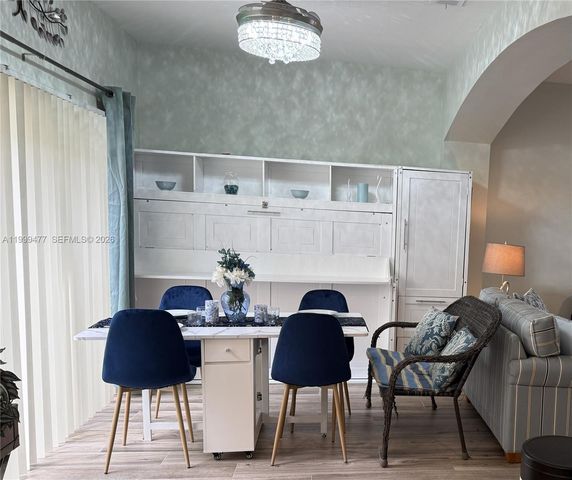 3304 Lisa Ln 102, Naples, FL 34109