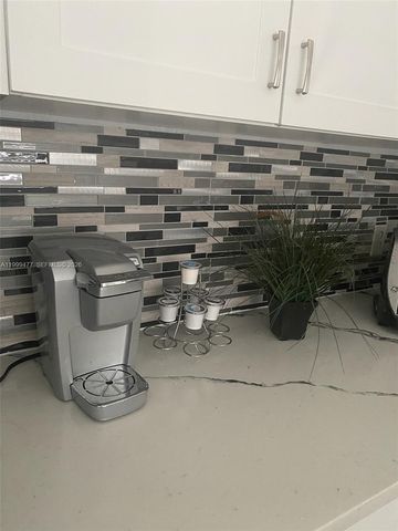 3304 Lisa Ln 102, Naples, FL 34109