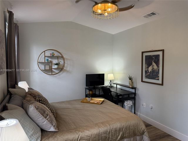 3304 Lisa Ln 102, Naples, FL 34109