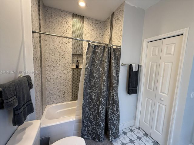 3304 Lisa Ln 102, Naples, FL 34109