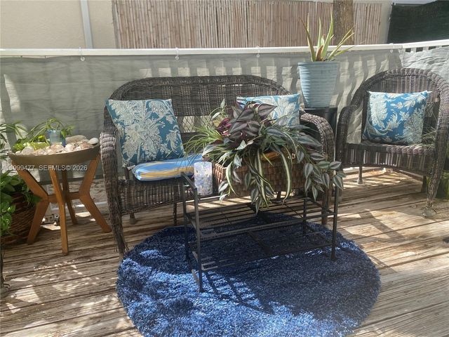 3304 Lisa Ln 102, Naples, FL 34109