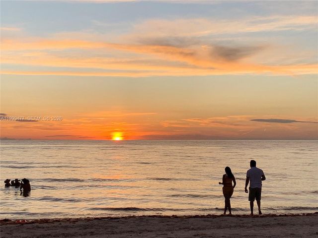 3304 Lisa Ln 102, Naples, FL 34109