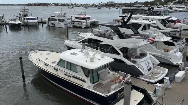 3304 Lisa Ln 102, Naples, FL 34109