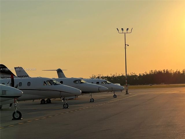 3304 Lisa Ln 102, Naples, FL 34109