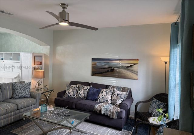 3304 Lisa Ln 102, Naples, FL 34109