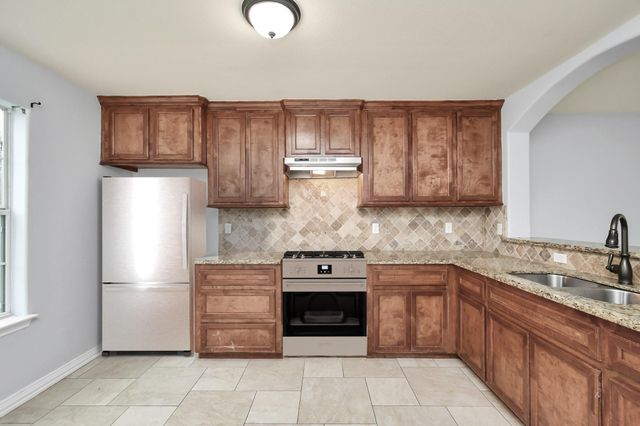 10022 Raymondville Road B, Houston, TX 77093