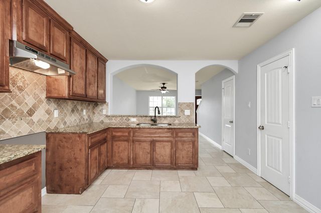 10022 Raymondville Road B, Houston, TX 77093