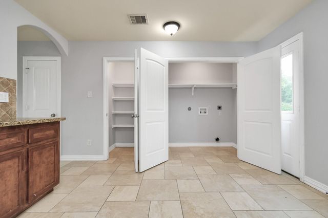 10022 Raymondville Road B, Houston, TX 77093