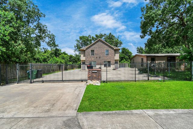 10022 Raymondville Road B, Houston, TX 77093