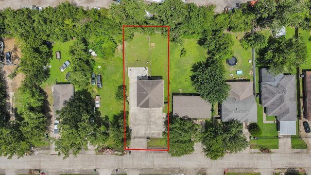10022 Raymondville Road B, Houston, TX 77093