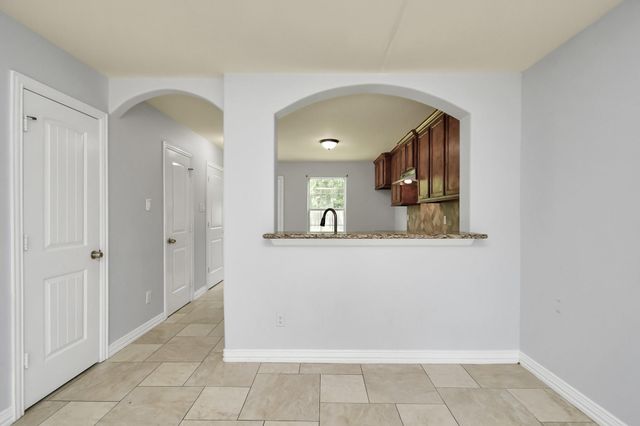 10022 Raymondville Road B, Houston, TX 77093