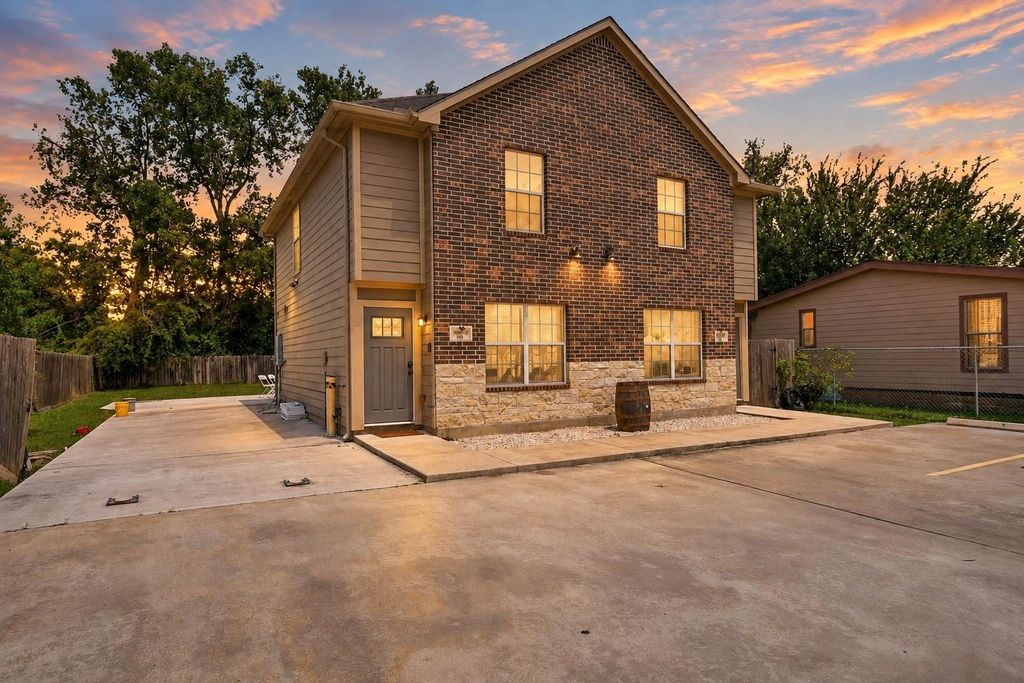 10022 Raymondville Road B, Houston, TX 77093