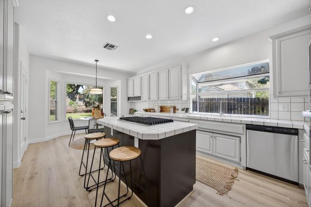 7713 Heredia Dr, Citrus Heights, CA 95610