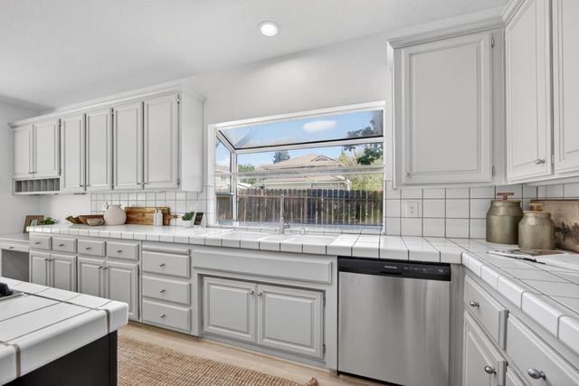 7713 Heredia Dr, Citrus Heights, CA 95610