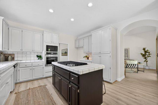 7713 Heredia Dr, Citrus Heights, CA 95610