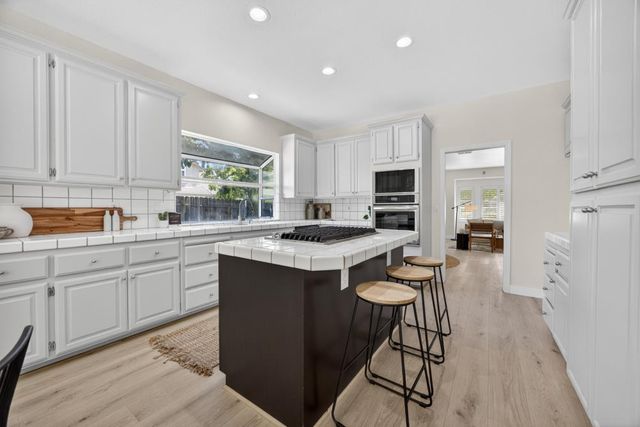 7713 Heredia Dr, Citrus Heights, CA 95610