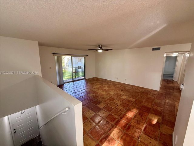 110 Gardens Dr 203, Pompano Beach, FL 33069