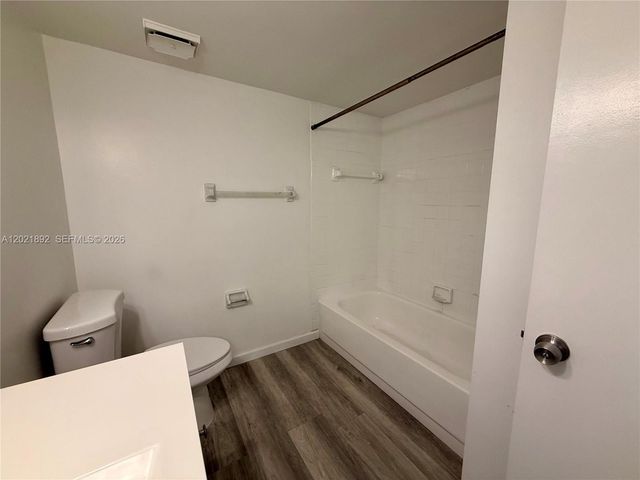 110 Gardens Dr 203, Pompano Beach, FL 33069